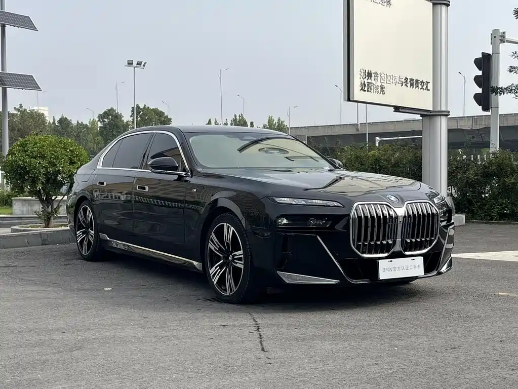 BMW 7 серии 2024