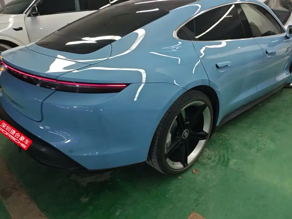 Porsche Taycan 2022