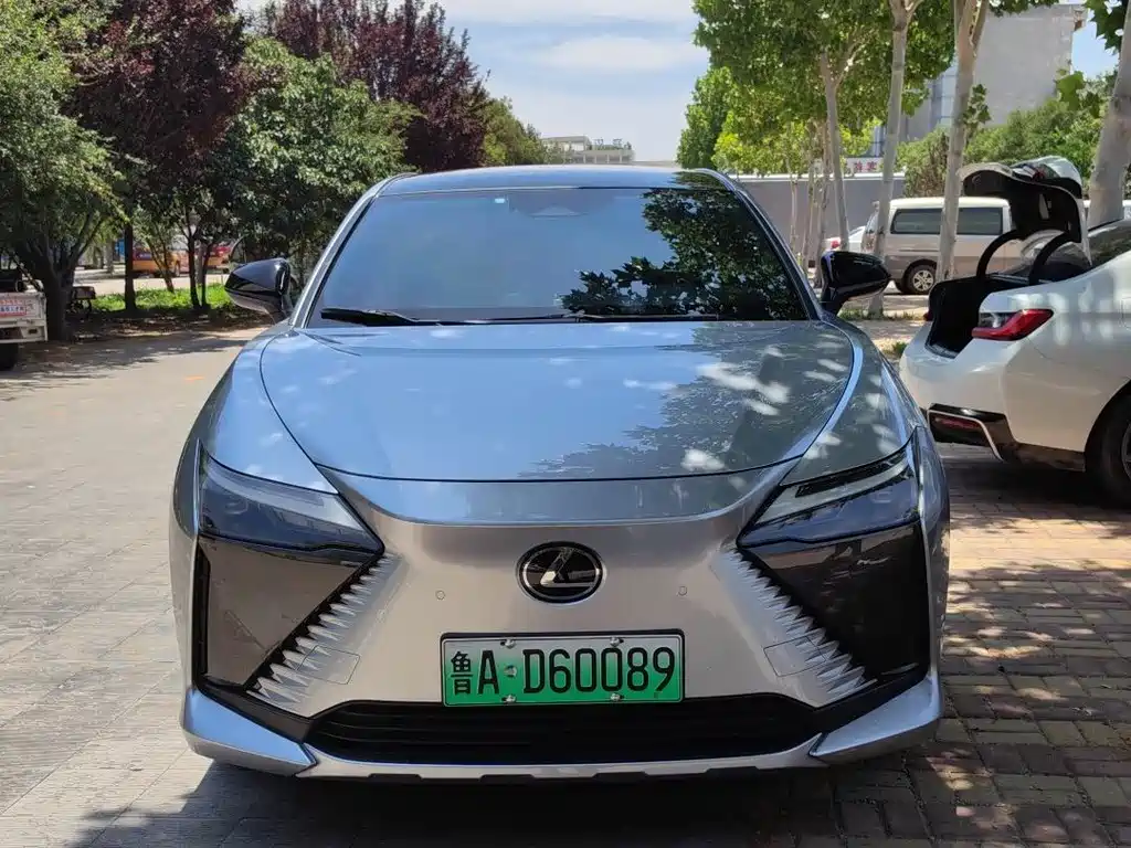 Lexus RZ 2024