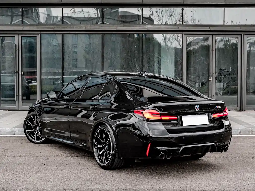 BMW M5 2022
