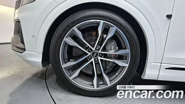 Audi SQ8 2021
