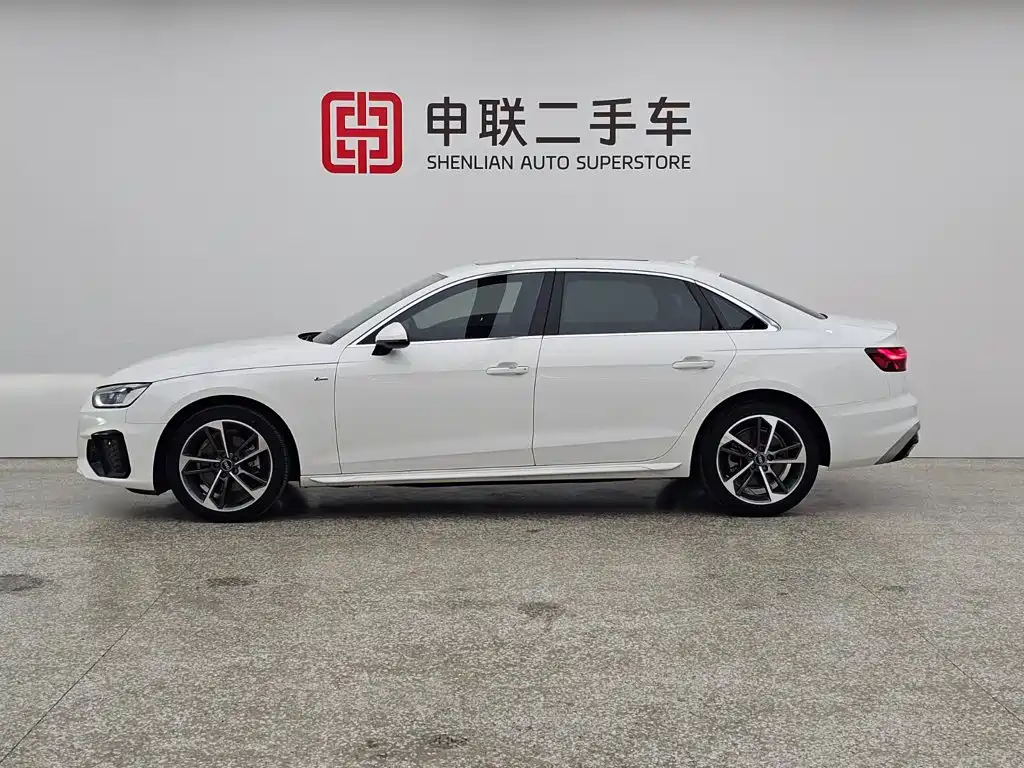 Audi A4 2023