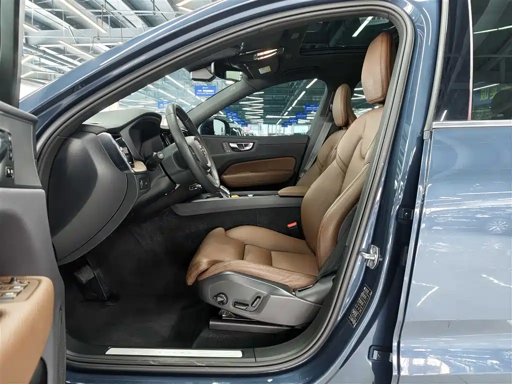 Volvo XC60 2022