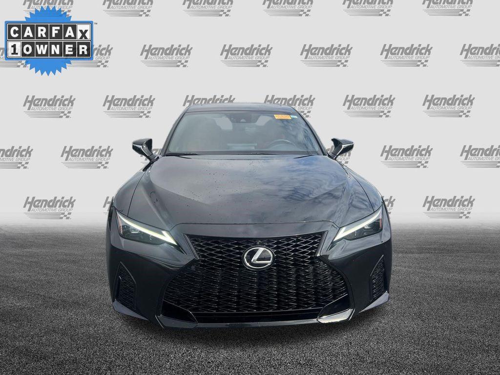 Lexus IS 2024