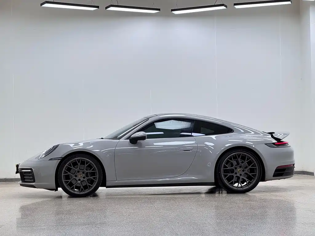Porsche 911 2023