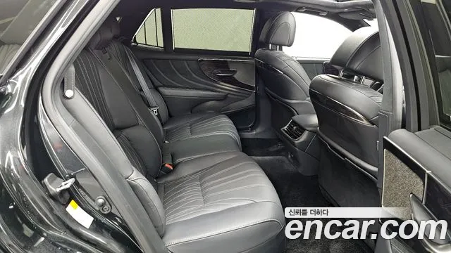 Lexus LS 2022