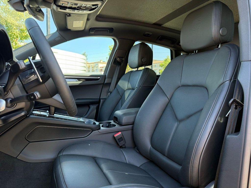 Porsche Macan 2025