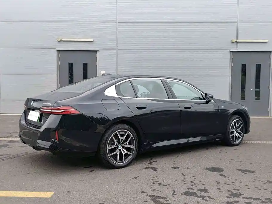 BMW i5 2026