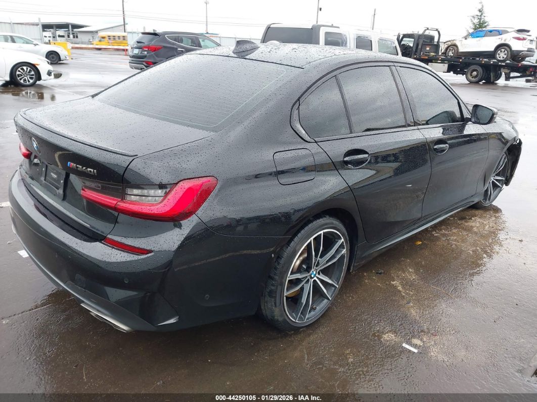 BMW 3 серии 2021