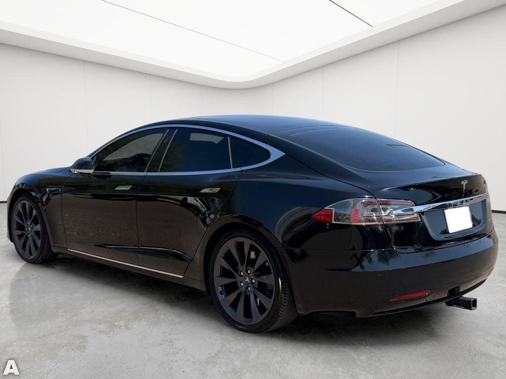 Tesla Model S 2021