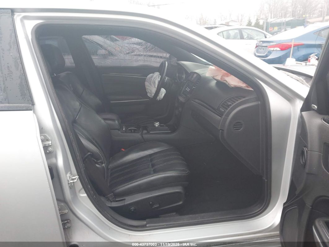 Chrysler 300 2021