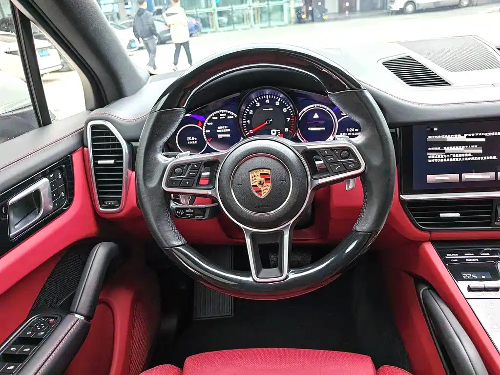 Porsche Cayenne 2022