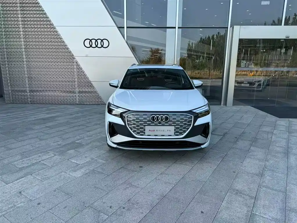 Audi Q4 e-tron 2024