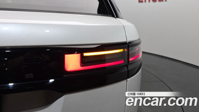 Land Rover Range Rover Velar 2024