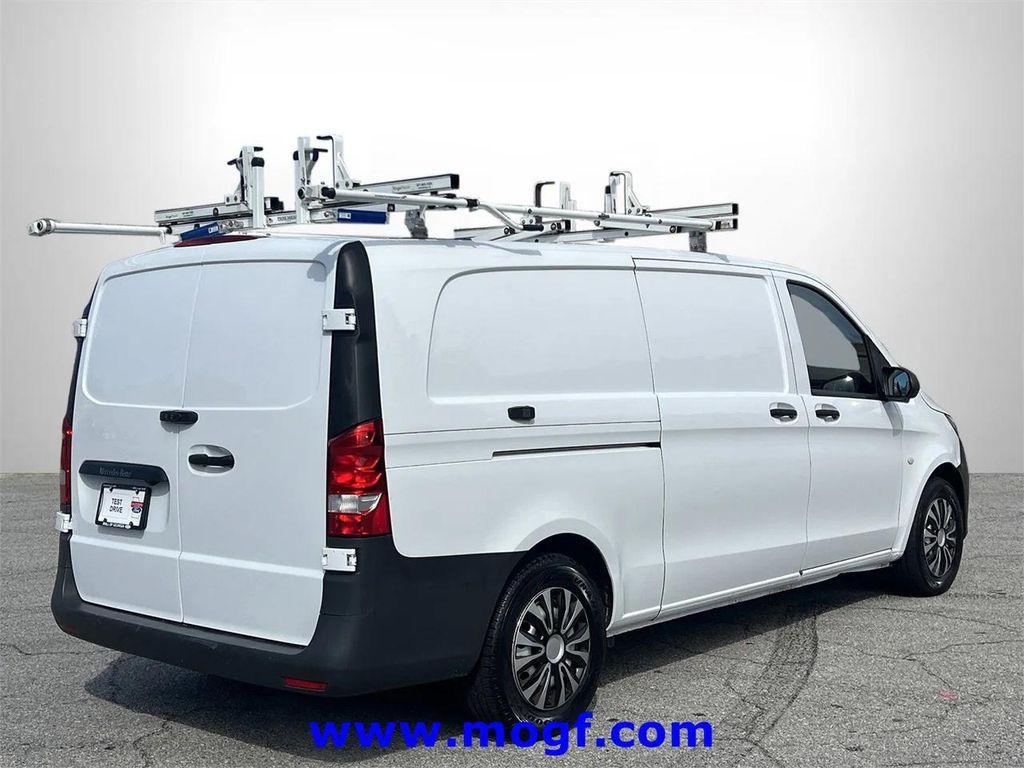 Mercedes-Benz Metris 2023