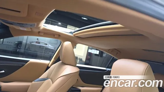 Lexus ES 2021