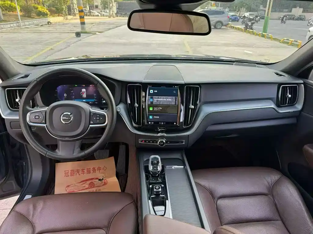 Volvo XC60 2022