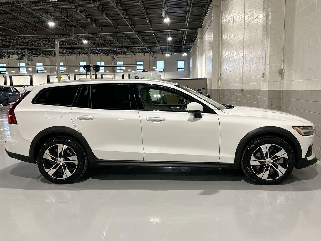 Volvo V60 Cross Country 2022