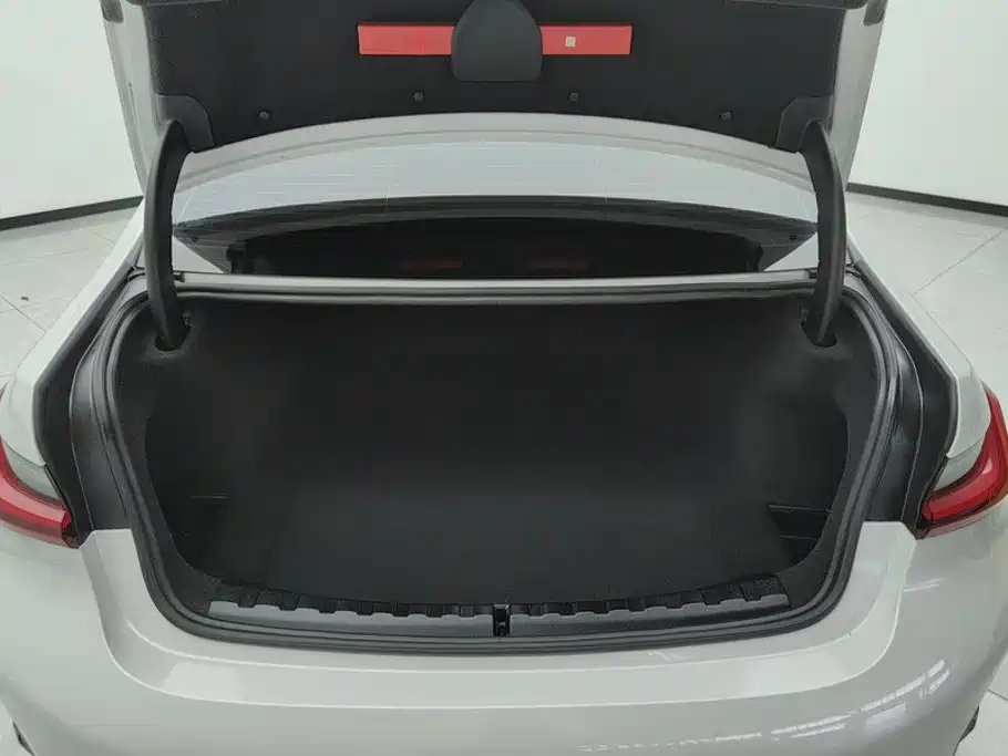 BMW 3 серии 2024