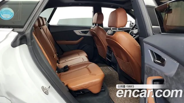 Audi Q8 2021