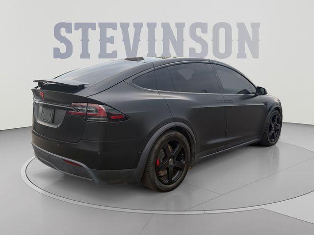 Tesla Model X 2022