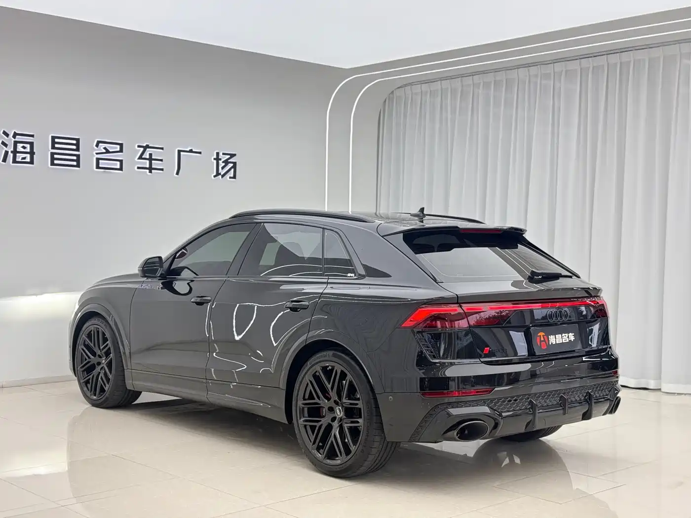 Audi RS Q8 2025