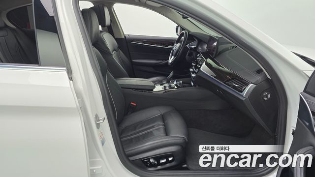BMW 5 серии 2021