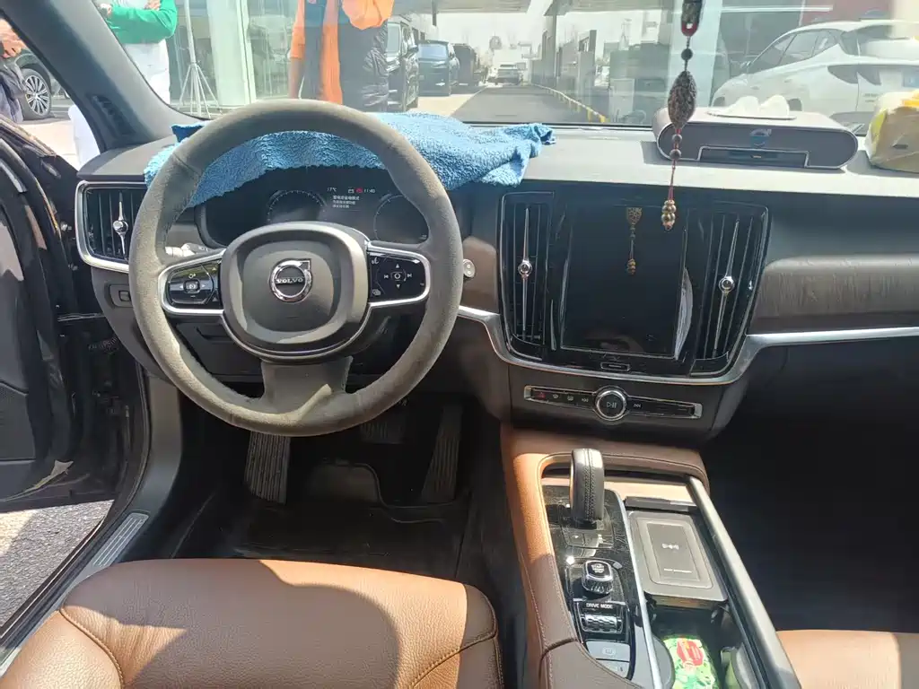 Volvo V90 2021