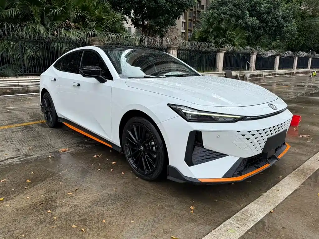 Changan UNI-V 2024