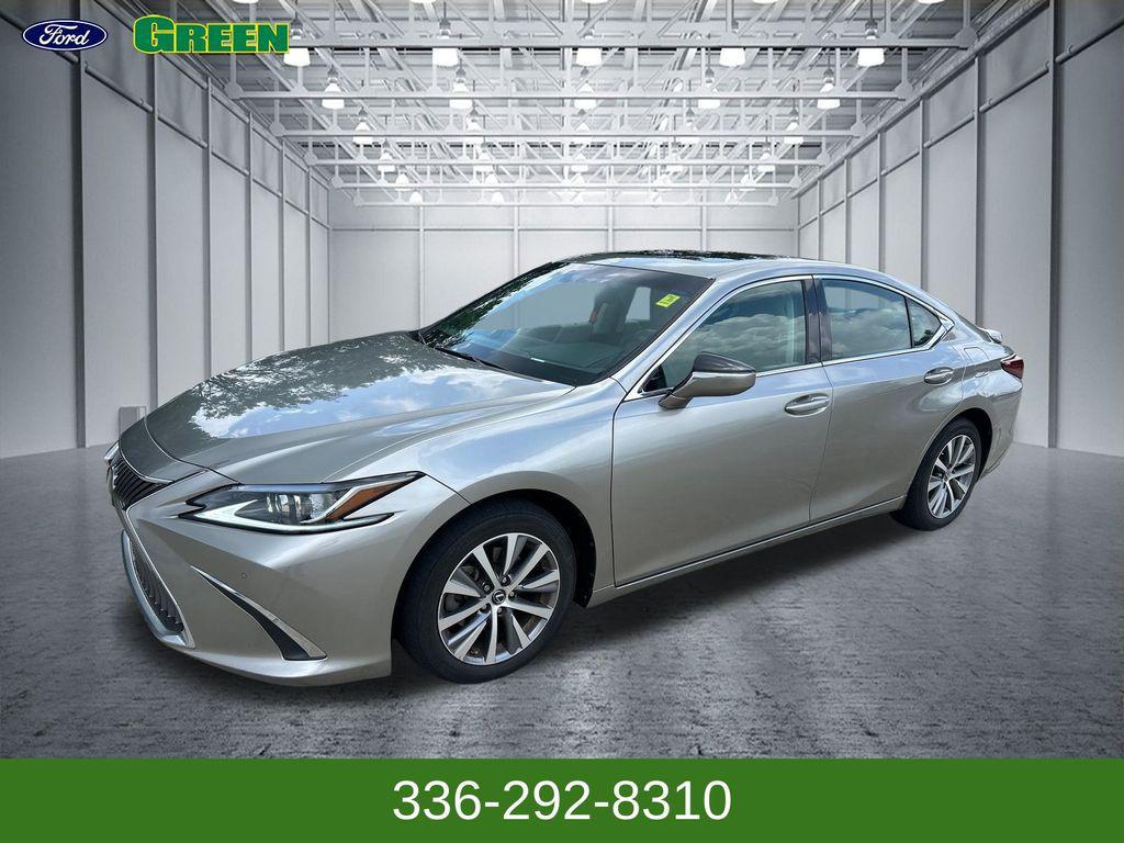 Lexus ES 2021