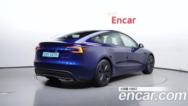 Tesla Model 3 2024