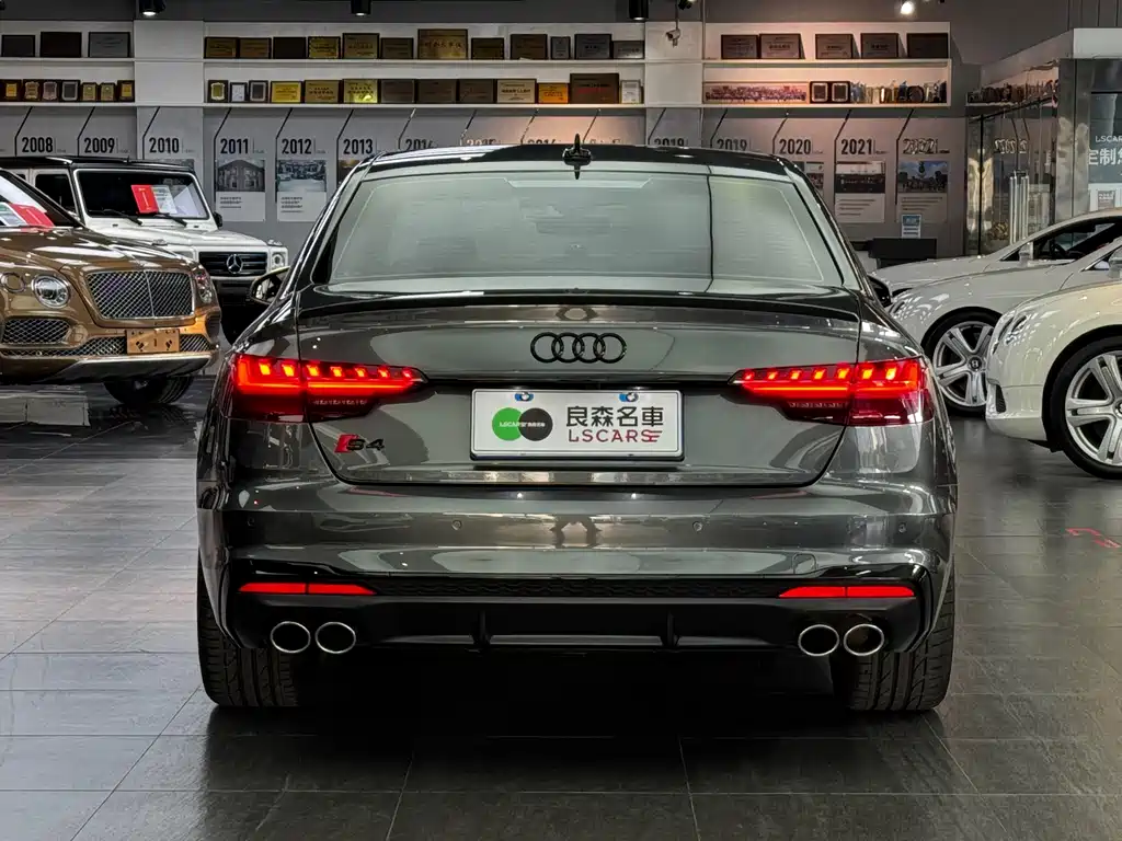 Audi S4 2024