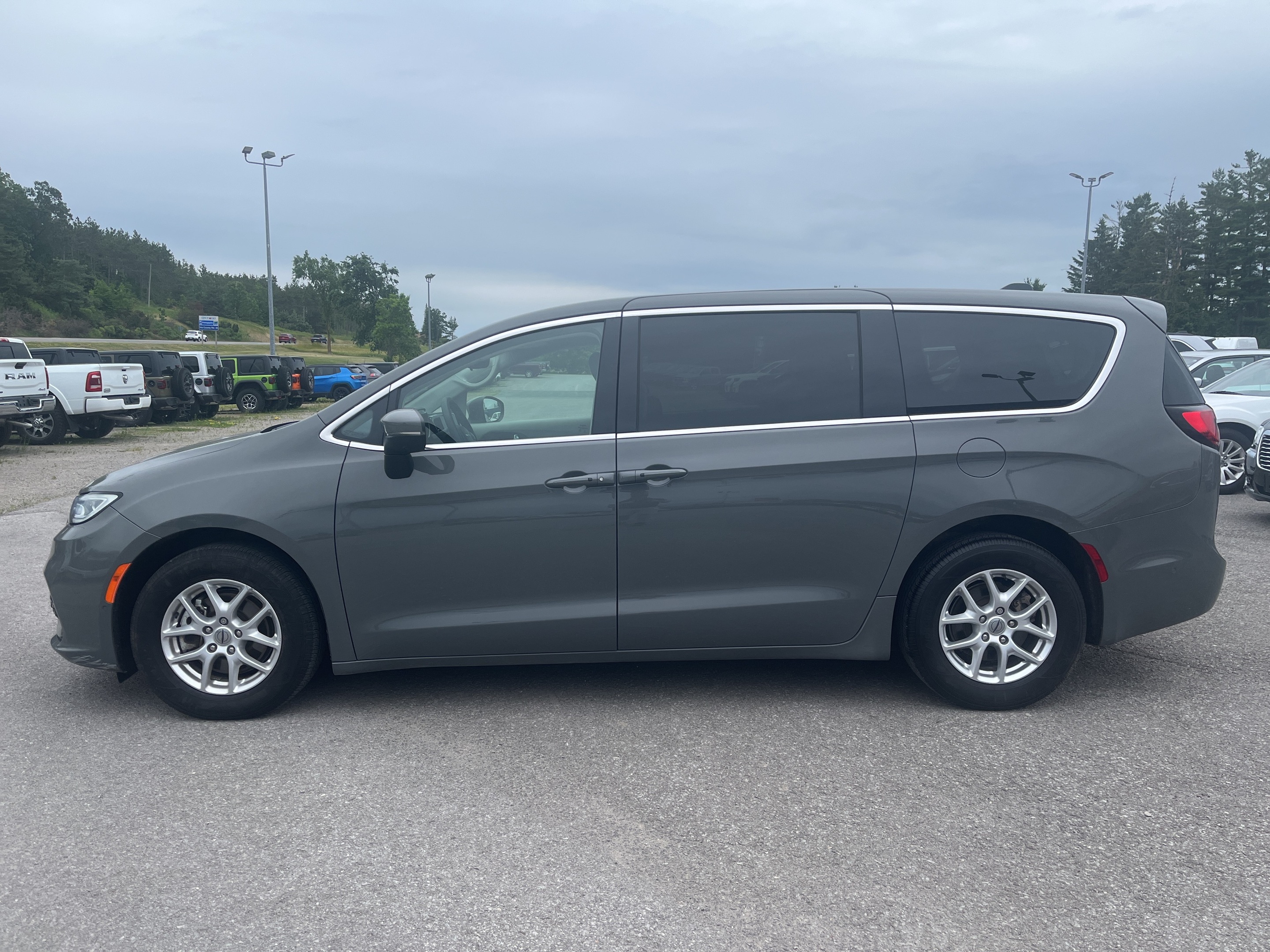 Chrysler Pacifica 2023