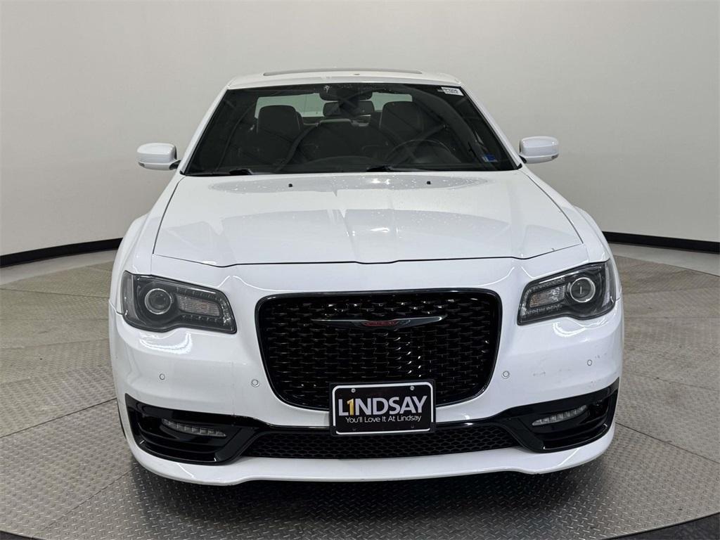 Chrysler 300 2022