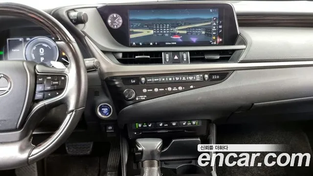 Lexus ES 2020