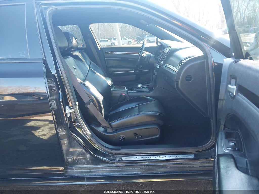 Chrysler 300 2021