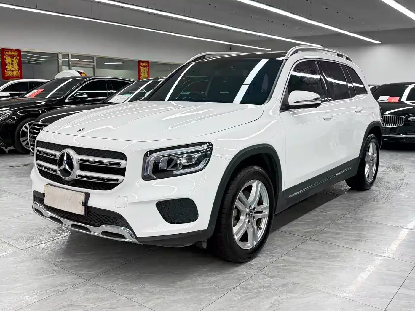 Mercedes-Benz GLB 2023