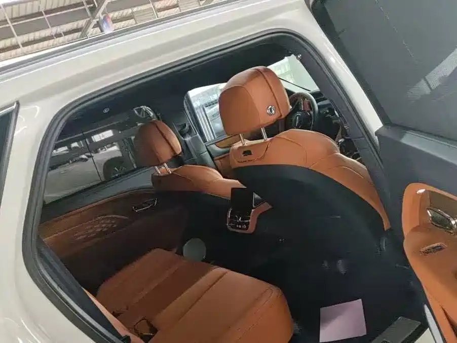 Bentley Bentayga 2024