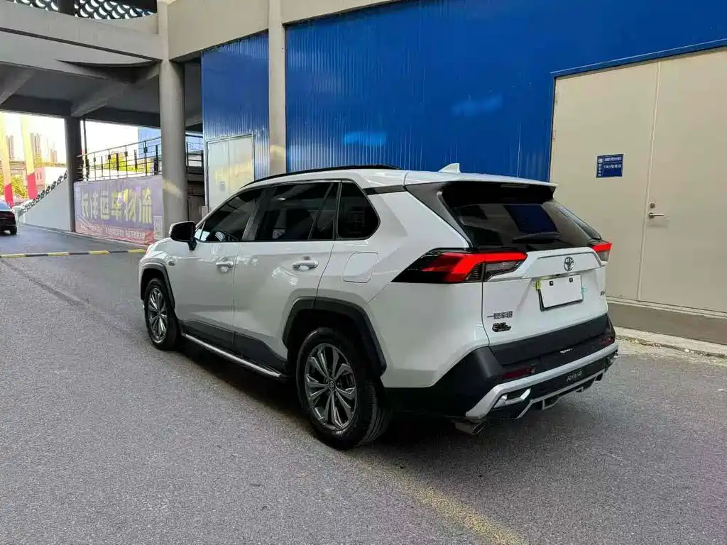 Toyota RAV4 2024
