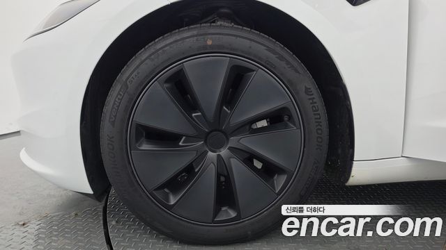 Tesla Model 3 2024