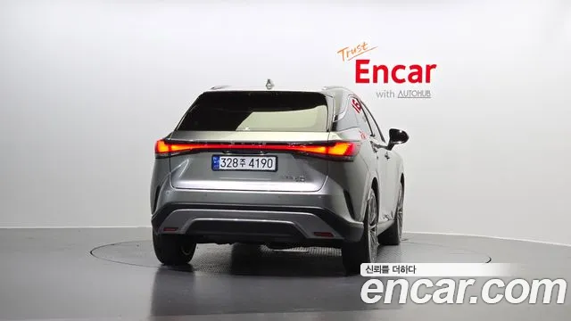 Lexus RX 2023
