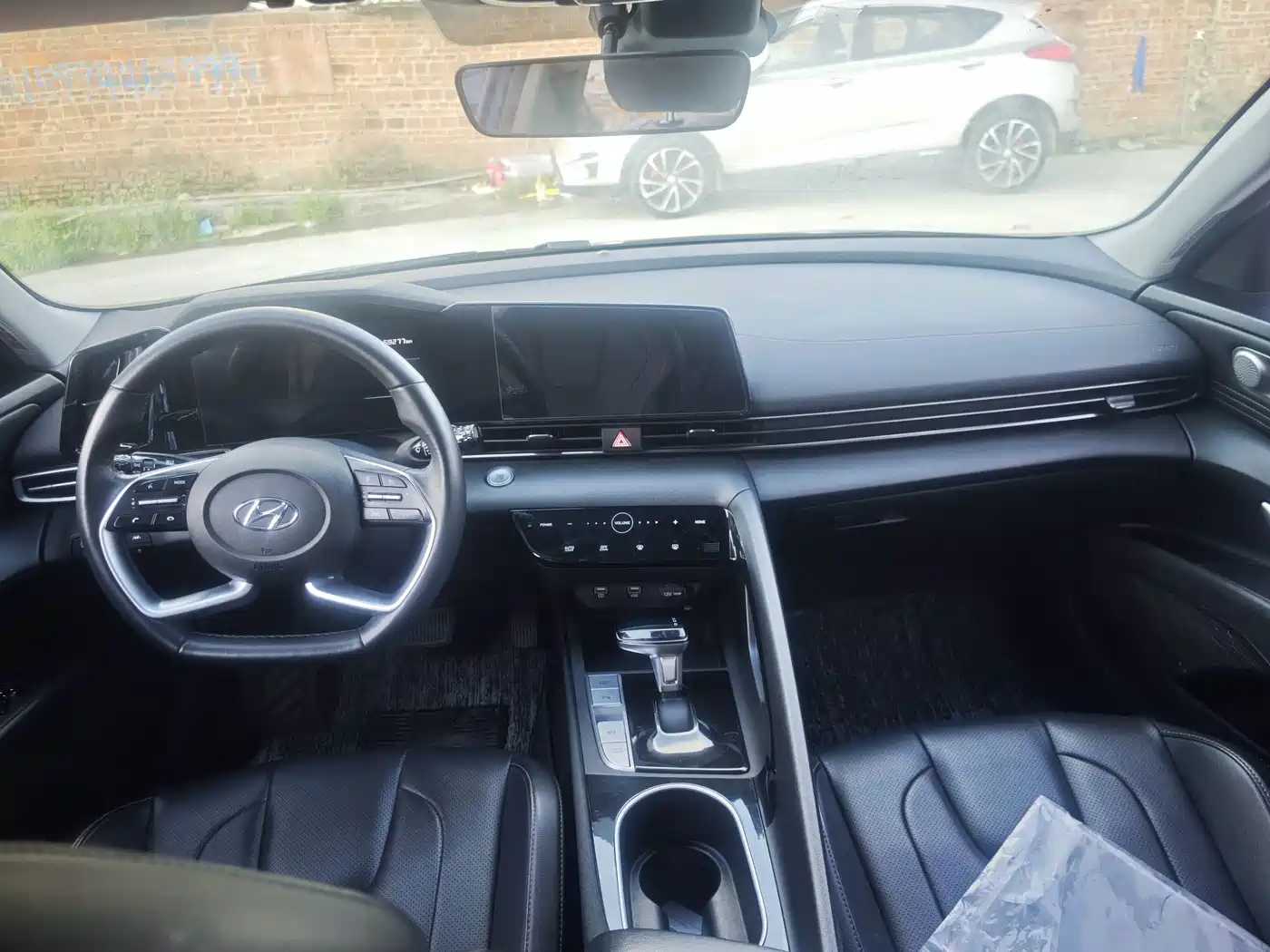 Hyundai Elantra 2022