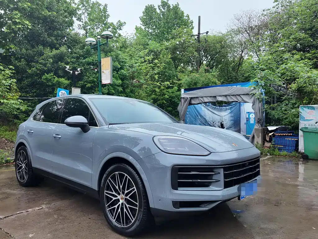 Porsche Cayenne 2025
