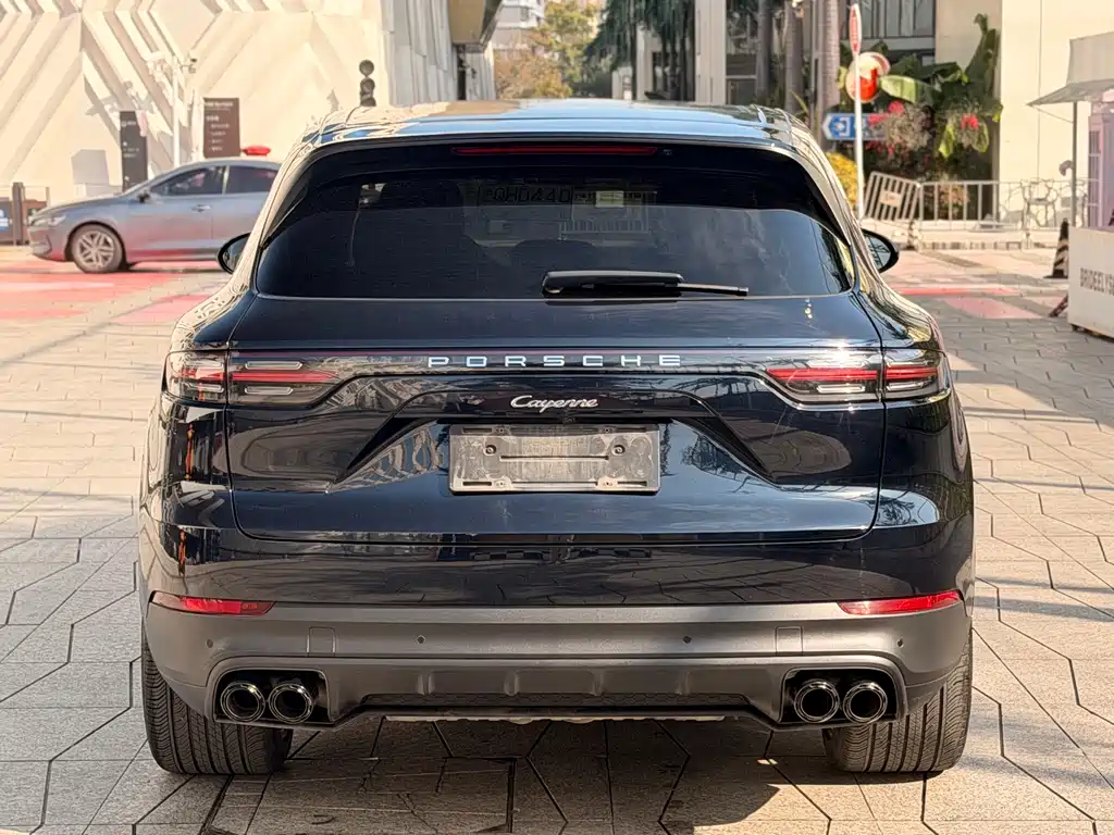 Porsche Cayenne 2021