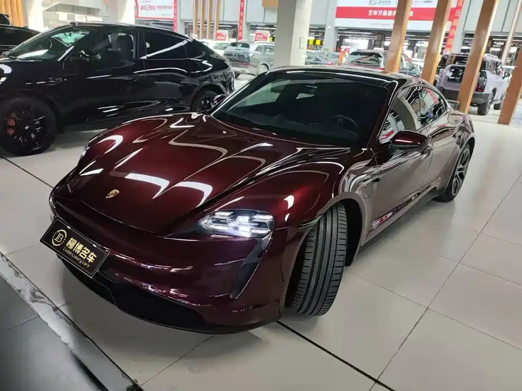 Porsche Taycan 2021