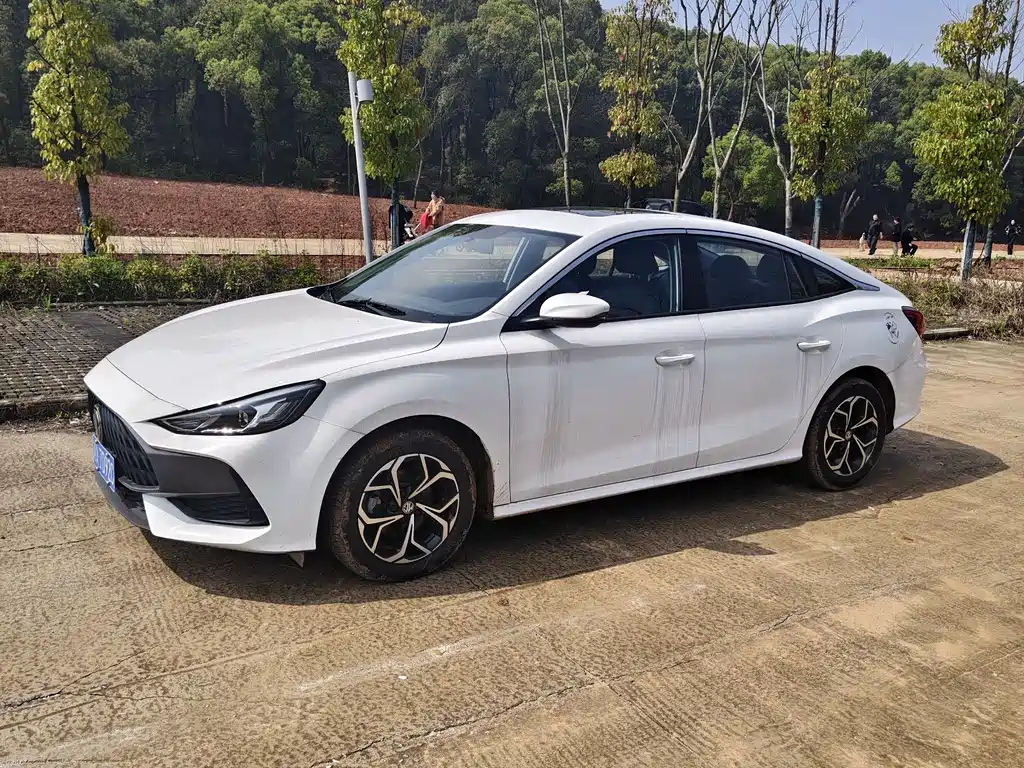MG MG5 2023