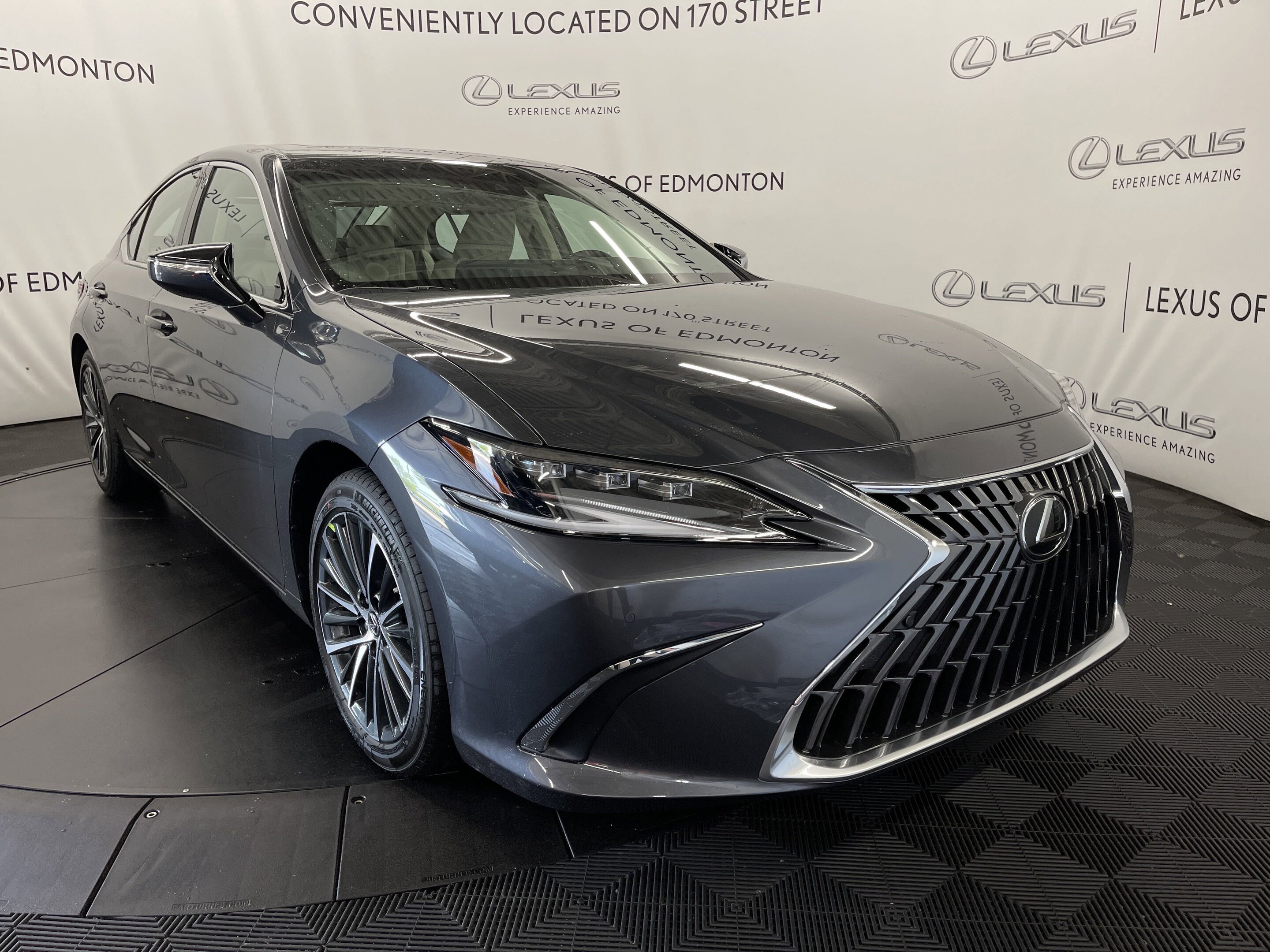 Lexus ES 2025