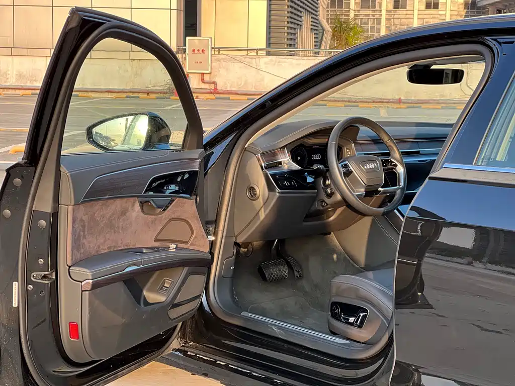 Audi A8 2024