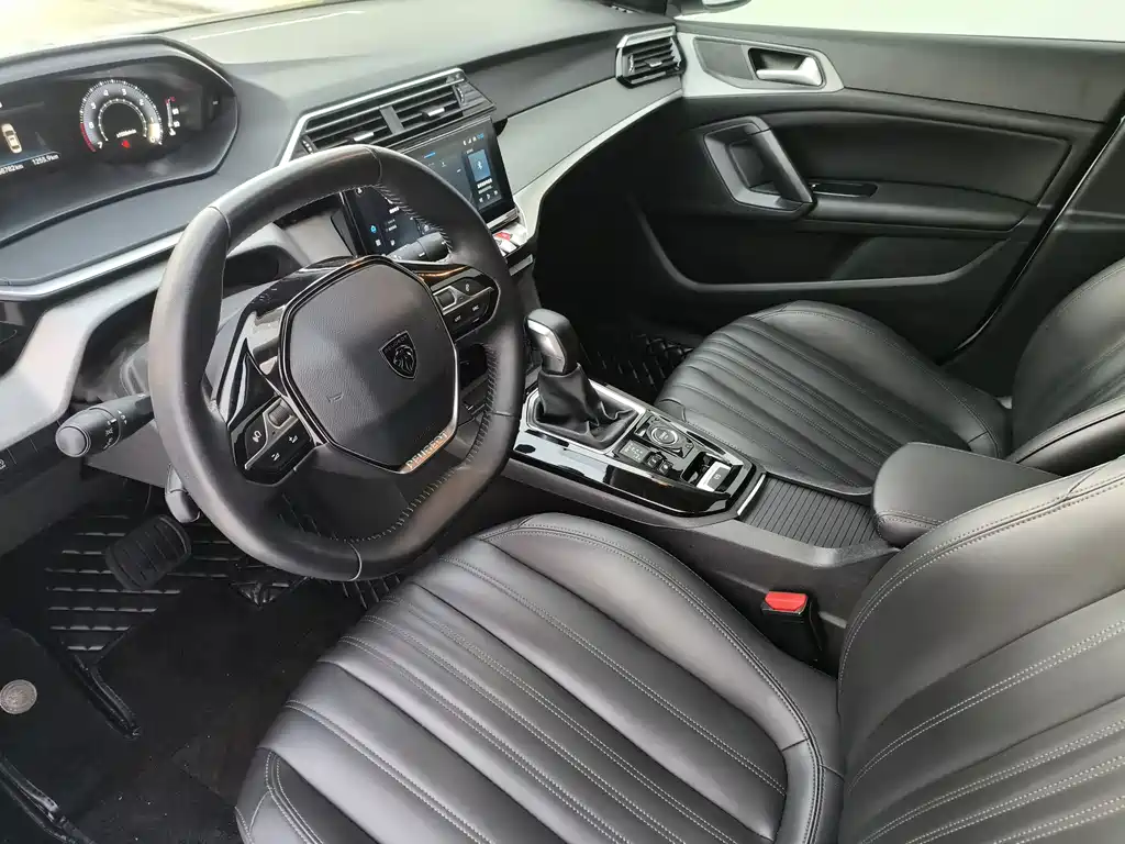 Peugeot 408 2022