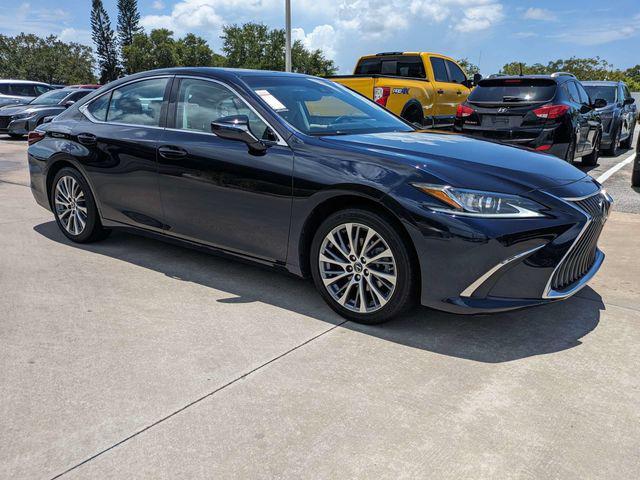 Lexus ES 2021